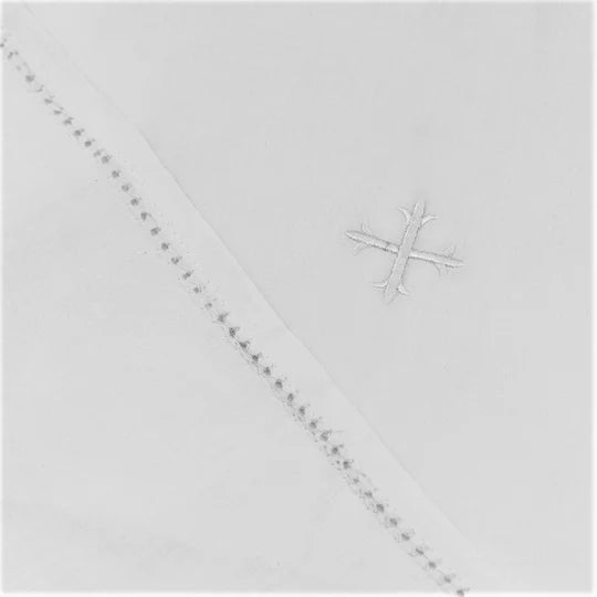 H100Detail_540x_fa42239d-83b9-4e7e-9953-7824322b5976 White Cross Altar Linens - Image 1